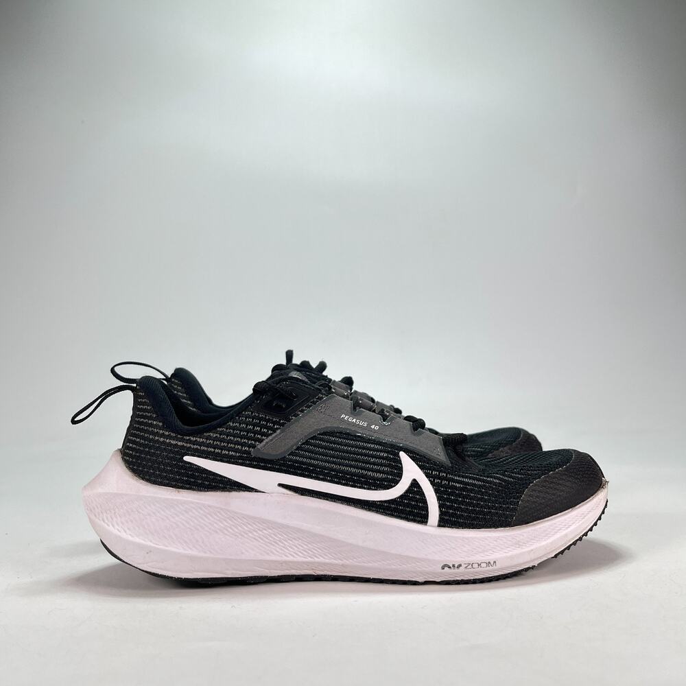 Nike Air Zoom Pegasus 40 Black White Lace Running Shoes DX2498-001 Youth Size 3Y